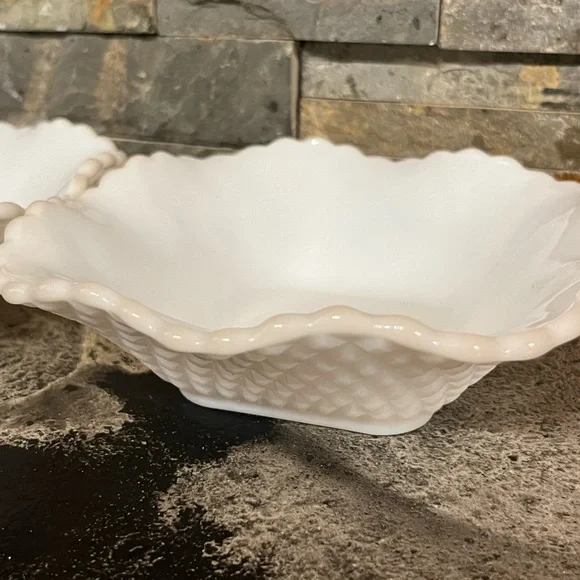 Vintage 1950s Fenton Diamond Cut Scalloped 6” White Milk Glass Candy Nut Dish’s - Picture 6 of 13